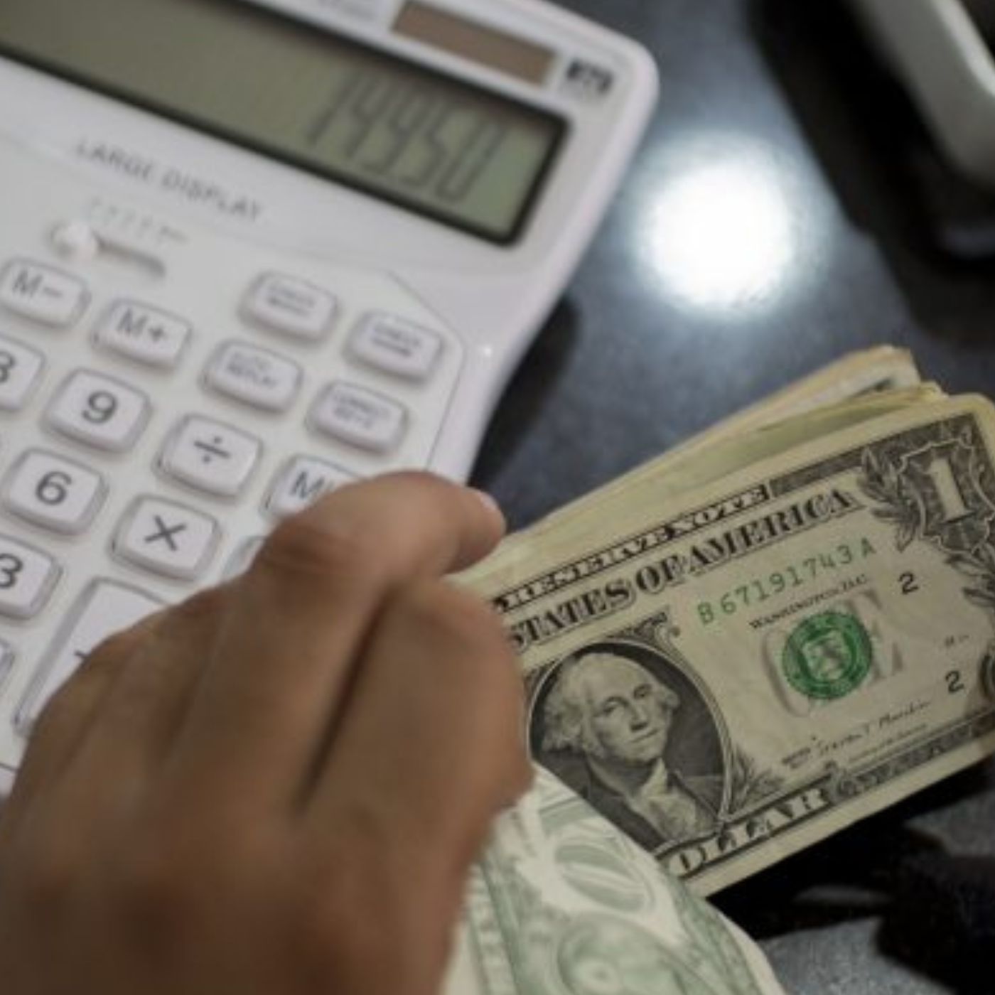Why the world can’t easily quit the U.S. economy