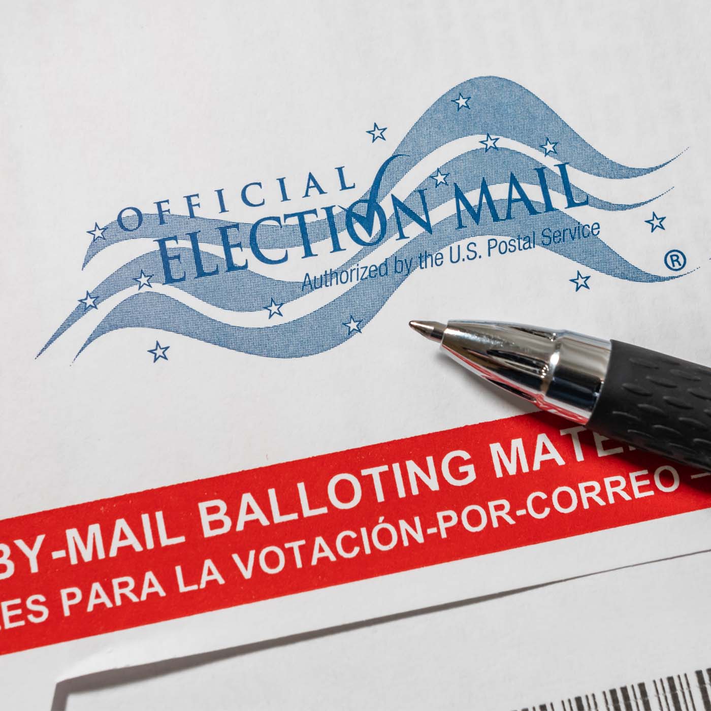 Trump pursues control of voting, teases a third term