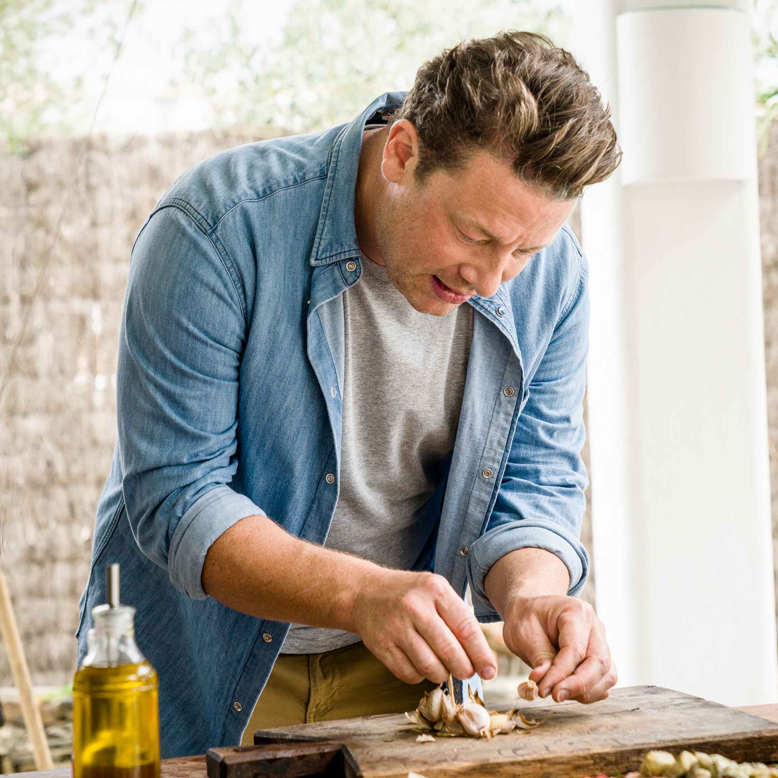 Jamie Oliver Is a Decent Bloke! Getting to Know the Real Jamie Oliver - podcast episode cover