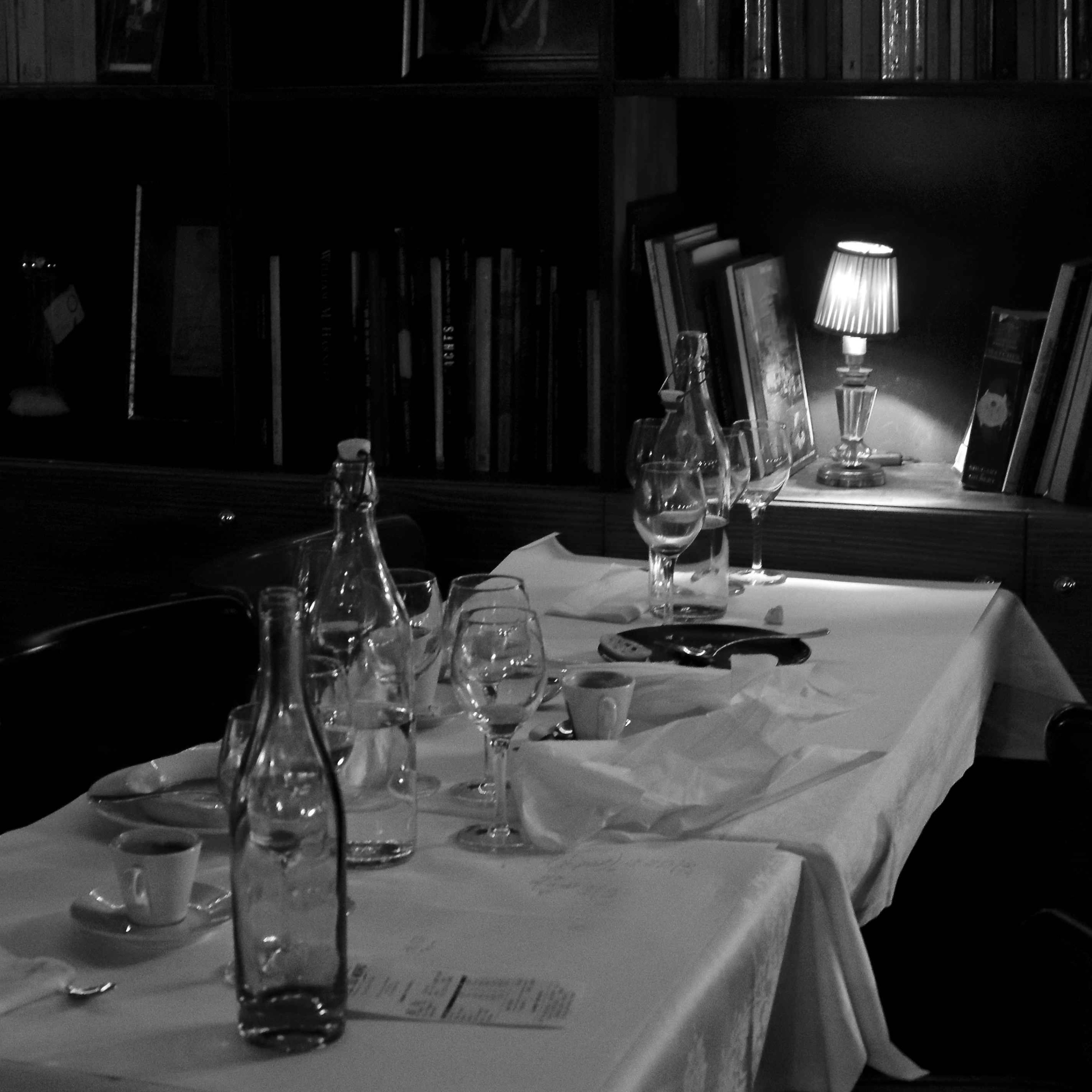 Waiter Tells All: The Dark Side of Parisian Dining - podcast episode cover